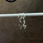 Arracadas con colgante de viborita - Pla...